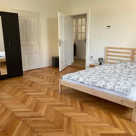 Pirc On Dunajska Street Λιουμπλιάνα